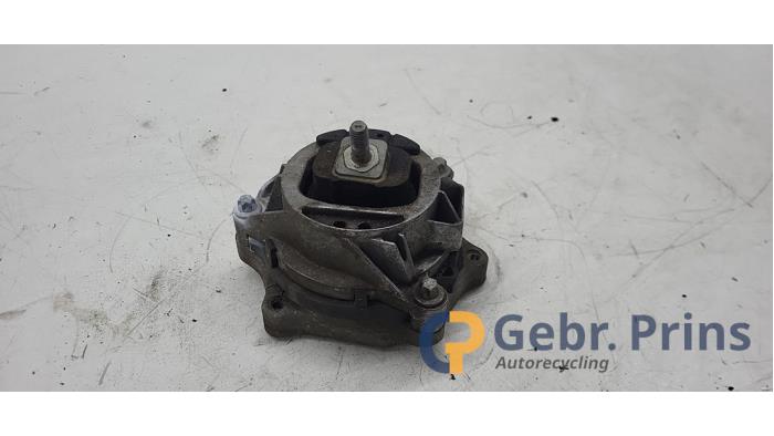 Usagé Support moteur BMW 1 serie (F20) 120i 2.0 16V Prix € 20,00 Règlement à la marge proposé par Autorec. Gebr. Prins b.v.