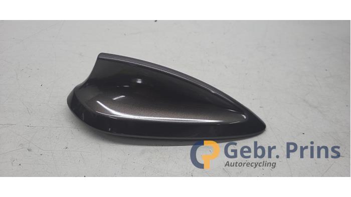 Używane Antena BMW 3 serie (F30) 320i 2.0 16V Cena € 35,00 Procedura marży oferowane przez Autorec. Gebr. Prins b.v.