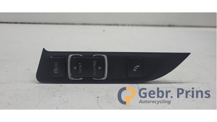 Używane Przelacznik ESP BMW 3 serie (F30) 320i 2.0 16V Cena € 25,00 Procedura marży oferowane przez Autorec. Gebr. Prins b.v.