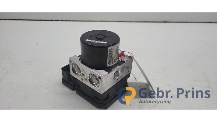 Gebrauchte ABS Pumpe Volvo V40 (MV) 1.6 T3 GTDi 16V Preis € 75,00 Margenregelung angeboten von Autorec. Gebr. Prins b.v.
