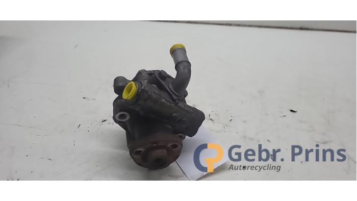 Usagé Pompe de direction Volkswagen Caddy III (2KA,2KH,2CA,2CH) 1.9 TDI Prix € 48,40 Prix TTC proposé par Autorec. Gebr. Prins b.v.