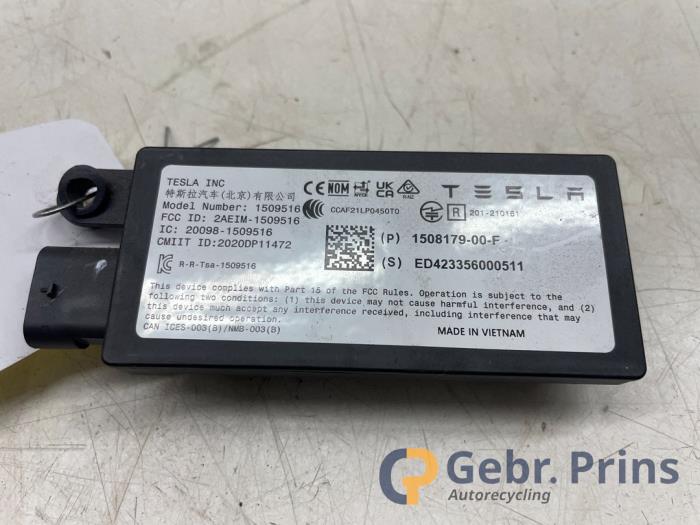 Używane Keyless Entry-Antena Tesla Model Y (5YJY) RWD Cena € 35,00 Procedura marży oferowane przez Autorec. Gebr. Prins b.v.