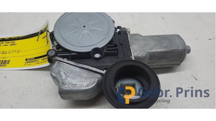 Usados Motor de ventanilla de puerta Lexus IS (E2) 250 2.5 V6 24V Precio € 40,00 Norma de margen ofrecido por Autorec. Gebr. Prins b.v.