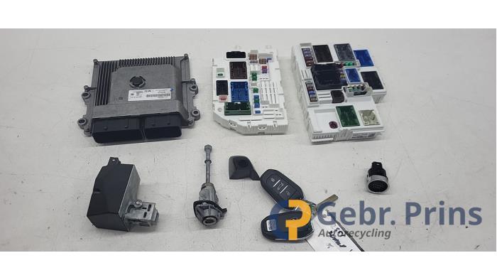 Used Ignition lock + computer Peugeot 308 SW (F4/FC/FN/FR) 1.2 12V PureTech 130 Price € 500,00 Margin scheme offered by Autorec. Gebr. Prins b.v.