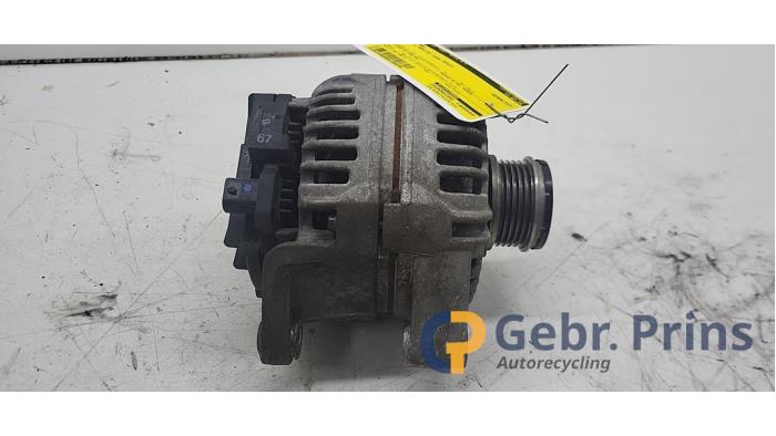 Dynamo från en Opel Meriva (B) 1.4 16V Ecotec 2012