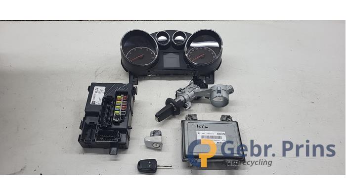 Used Ignition lock + computer Opel Meriva (B) 1.4 16V Ecotec Price € 200,00 Margin scheme offered by Autorec. Gebr. Prins b.v.