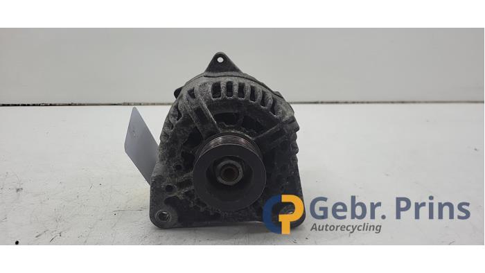 Begagnade Dynamo Renault Twingo II (CN) 1.2 16V Pris € 35,00 Marginaltabell erbjuds av Autorec. Gebr. Prins b.v.