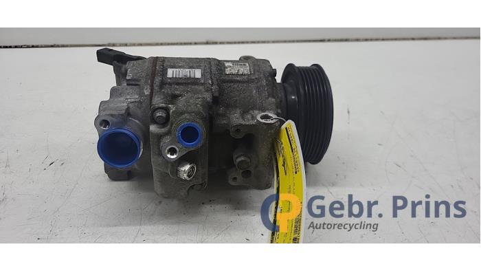Usagé Compresseur de clim Audi A4 Avant (B8) 2.0 TFSI 16V Prix € 75,00 Règlement à la marge proposé par Autorec. Gebr. Prins b.v.