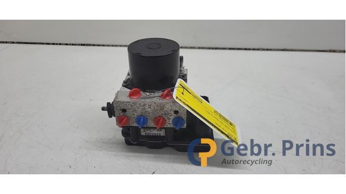 Usagé Bloc ABS Volkswagen Polo V (6R) 1.4 16V Prix € 35,00 Règlement à la marge proposé par Autorec. Gebr. Prins b.v.