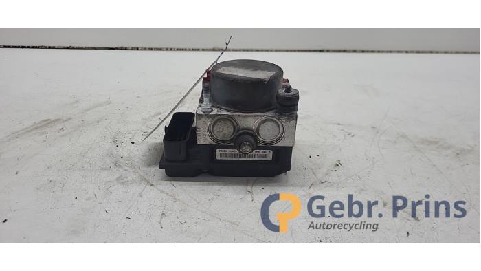 Begagnade ABS-pump Fiat Punto III (199) 0.9 TwinAir Turbo 100 Pris € 40,00 Marginaltabell erbjuds av Autorec. Gebr. Prins b.v.
