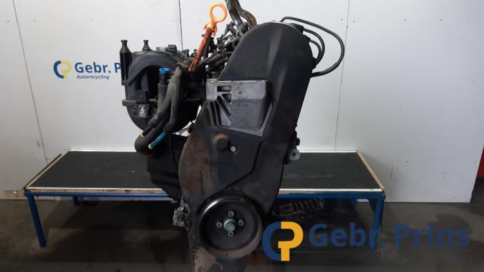 Motor van een Volkswagen Lupo (6X1) 1.0 MPi 50 2000