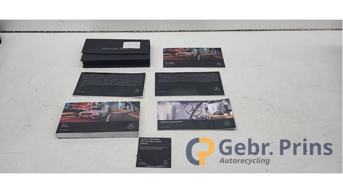 Używane Instrukcja Mercedes CLA (118.3) 1.3 CLA-180 Turbo 16V Cena € 30,00 Procedura marży oferowane przez Autorec. Gebr. Prins b.v.