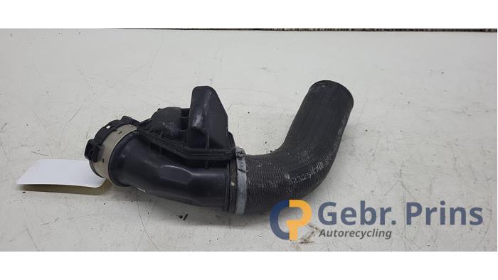 Intercooler Rohr van een Volvo XC60 II (UZ) 2.0 T6 16V Plug-in Hybrid AWD 2021