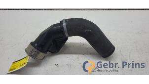 Intercooler Rohr van een Volvo XC60 II (UZ) 2.0 T6 16V Plug-in Hybrid AWD 2021