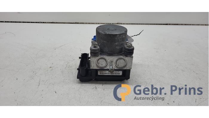 Begagnade ABS-pump Citroen C1 1.0 12V Pris € 40,00 Marginaltabell erbjuds av Autorec. Gebr. Prins b.v.