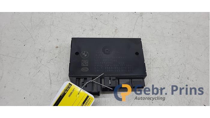 Używane Modul Comfort BMW 3 serie Touring (F31) 318d 2.0 16V Cena € 50,00 Procedura marży oferowane przez Autorec. Gebr. Prins b.v.