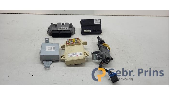 Used Ignition lock + computer Kia Cee'd Sporty Wagon (EDF) 1.6 CRDi 16V Price € 125,00 Margin scheme offered by Autorec. Gebr. Prins b.v.
