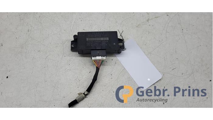 Begagnade PDC-modul Renault Captur I (2R) 1.2 TCE 16V EDC Pris € 30,00 Marginaltabell erbjuds av Autorec. Gebr. Prins b.v.