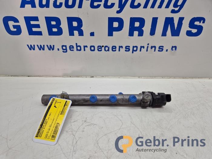 Begagnade Bränsletryckssensor Mercedes ML II (164/4JG) 3.0 ML-320 CDI 4-Matic V6 24V Pris € 75,00 Marginaltabell erbjuds av Autorec. Gebr. Prins b.v.