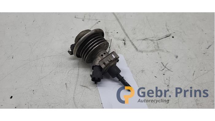 Usados Inyector Adblue Audi A6 Avant (C7) 3.0 TDI V6 24V biturbo Quattro Precio € 75,00 Norma de margen ofrecido por Autorec. Gebr. Prins b.v.