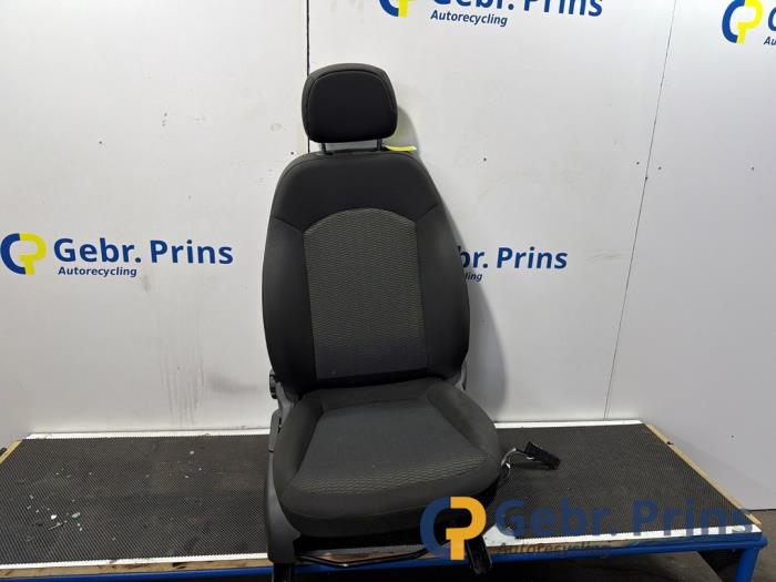 Begagnade Säte, höger Opel Corsa E 1.3 CDTi 16V ecoFLEX Pris € 100,00 Marginaltabell erbjuds av Autorec. Gebr. Prins b.v.