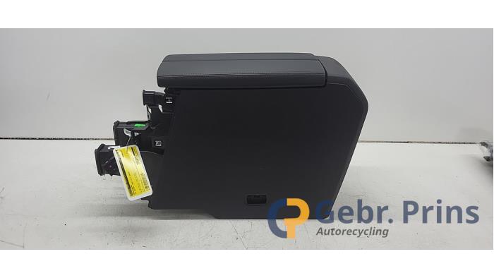 Gebrauchte Armlehne DS Automobiles DS 4 1.2 12V PureTech 130 Preis € 75,00 Margenregelung angeboten von Autorec. Gebr. Prins b.v.