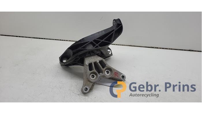 Usagé Support moteur DS Automobiles DS 4 1.2 12V PureTech 130 Prix € 30,00 Règlement à la marge proposé par Autorec. Gebr. Prins b.v.