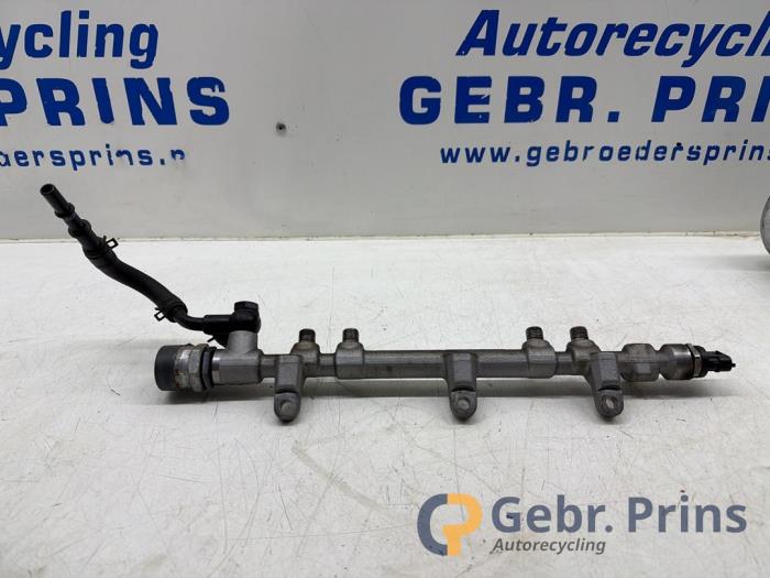 Begagnade Bränsletrycksregulator Kia Sorento II (XM) 2.2 CRDi 16V VGT 4x2 Pris € 100,00 Marginaltabell erbjuds av Autorec. Gebr. Prins b.v.
