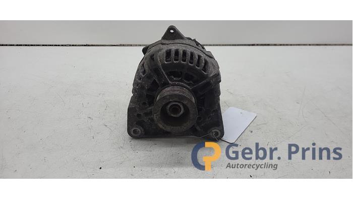 Usagé Dynamo Fiat Punto III (199) 0.9 TwinAir Turbo 100 Prix € 40,00 Règlement à la marge proposé par Autorec. Gebr. Prins b.v.