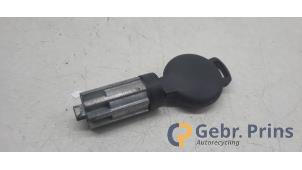 Ignition lock + computer from a Smart Fortwo Coupé (451.3) 1.0 Micro Hybrid Drive 2007