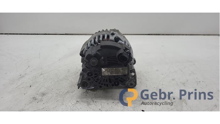 Dynamo van een Volkswagen Golf Plus (5M1/1KP) 1.6 FSI 16V 2007