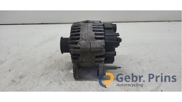 Dynamo van een Volkswagen Golf Plus (5M1/1KP) 1.6 FSI 16V 2007