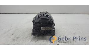 Dynamo van een Volkswagen Golf Plus (5M1/1KP) 1.6 FSI 16V 2007