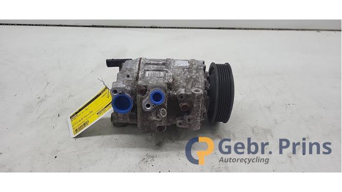 Usagé Pompe clim Volkswagen Golf Plus (5M1/1KP) 1.6 FSI 16V Prix € 50,00 Règlement à la marge proposé par Autorec. Gebr. Prins b.v.