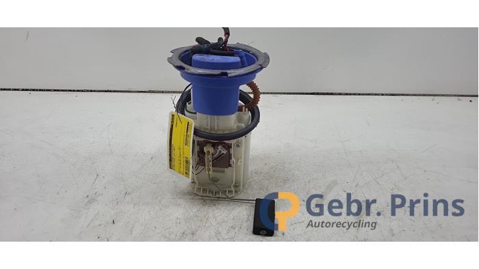 Usagé Pompe carburant électrique Volkswagen Golf Plus (5M1/1KP) 1.6 FSI 16V Prix € 30,00 Règlement à la marge proposé par Autorec. Gebr. Prins b.v.