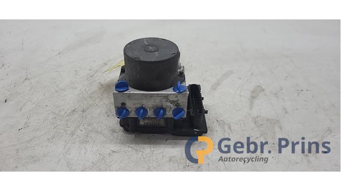 Begagnade ABS-pump Toyota Aygo (B10) 1.0 12V VVT-i Pris € 40,00 Marginaltabell erbjuds av Autorec. Gebr. Prins b.v.