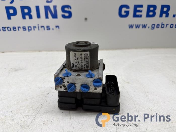 Begagnade ABS-pump Daihatsu Sirion 2 (M3) 1.0 12V DVVT Pris € 50,00 Marginaltabell erbjuds av Autorec. Gebr. Prins b.v.