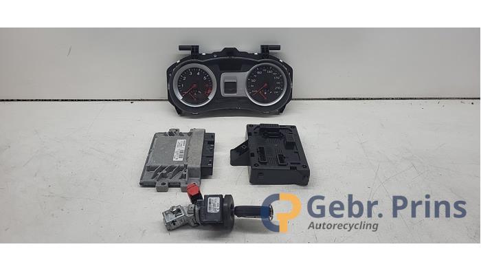Used Ignition lock + computer Renault Clio III (BR/CR) 1.2 16V Tce Price € 100,00 Margin scheme offered by Autorec. Gebr. Prins b.v.