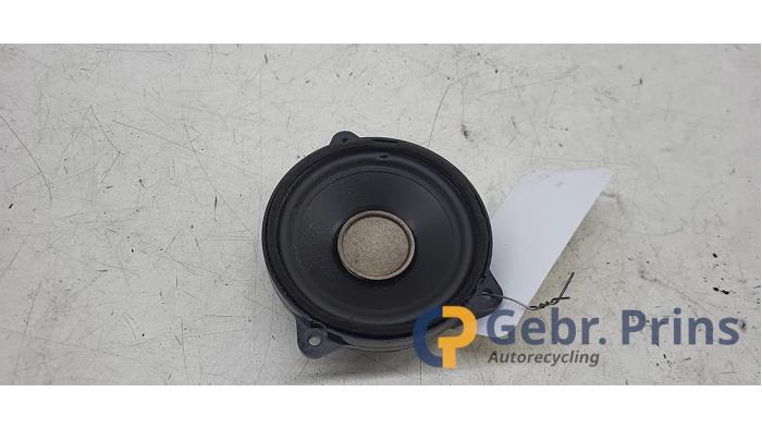 Używane Glosnik Landrover Range Rover Evoque (LVJ/LVS) 2.2 TD4 16V Cena € 15,00 Procedura marży oferowane przez Autorec. Gebr. Prins b.v.