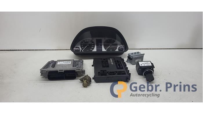 Used Ignition lock + computer Mercedes B (W245) 1.7 B-170 16V Price € 175,00 Margin scheme offered by Autorec. Gebr. Prins b.v.