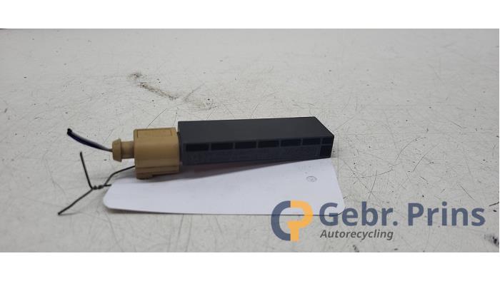 Begagnade Antenn Seat Arona (KJX) 1.0 TSI 12V Pris € 35,00 Marginaltabell erbjuds av Autorec. Gebr. Prins b.v.