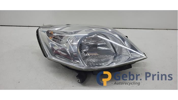 Używane Reflektor prawy Fiat Fiorino (225) 1.4 Cena € 40,00 Procedura marży oferowane przez Autorec. Gebr. Prins b.v.