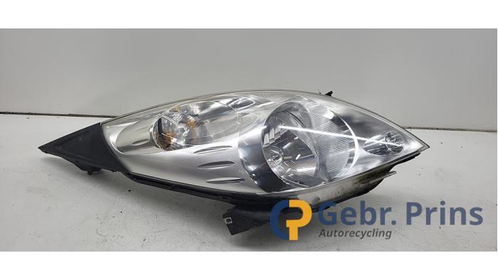 Używane Reflektor prawy Chevrolet Spark (M300) 1.0 16V Bifuel Cena € 50,00 Procedura marży oferowane przez Autorec. Gebr. Prins b.v.