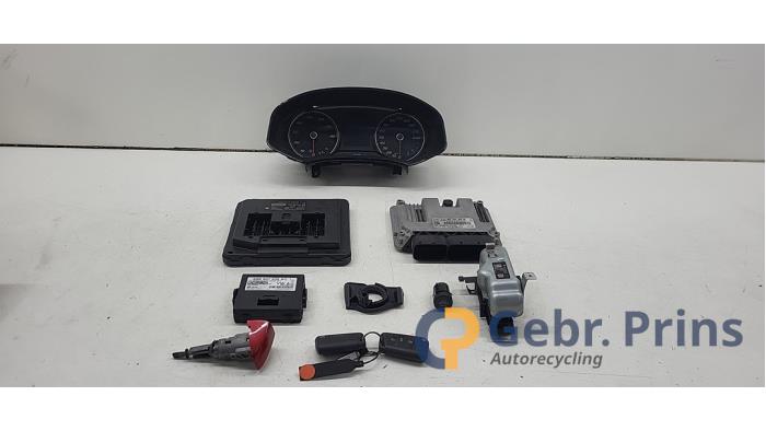 Used Ignition lock + computer Seat Arona (KJX) 1.0 TSI 12V Price € 300,00 Margin scheme offered by Autorec. Gebr. Prins b.v.