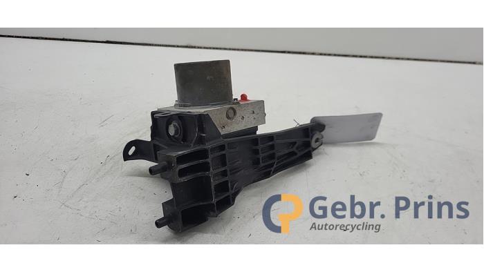 Pompe ABS d'un Opel Astra K 1.0 Turbo 12V 2019