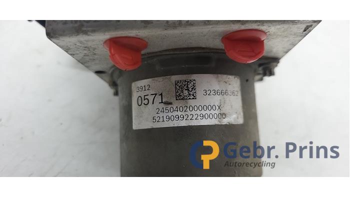Pompe ABS d'un Opel Astra K 1.0 Turbo 12V 2019