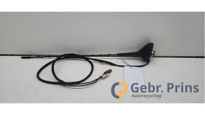 Używane Antena Renault Megane IV Estate (RFBK) 1.5 Energy dCi 110 Cena € 35,00 Procedura marży oferowane przez Autorec. Gebr. Prins b.v.