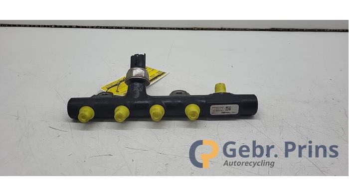 Usagé Système d'injection Renault Megane IV Estate (RFBK) 1.5 Energy dCi 110 Prix € 40,00 Règlement à la marge proposé par Autorec. Gebr. Prins b.v.