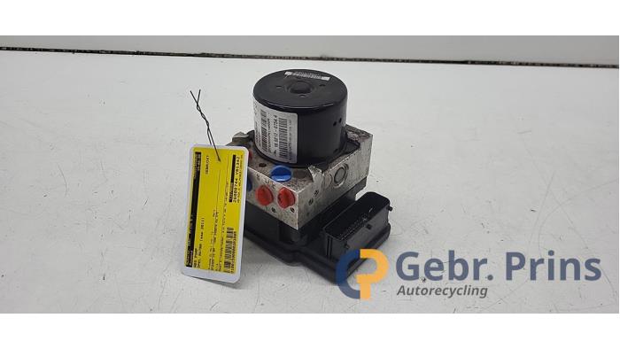 Begagnade ABS-pump Opel Astra J Sports Tourer (PD8/PE8/PF8) 1.4 16V ecoFLEX Pris € 75,00 Marginaltabell erbjuds av Autorec. Gebr. Prins b.v.