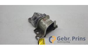 Engine mount from a Fiat Ducato (250) 2.3 D 120 Multijet 2020